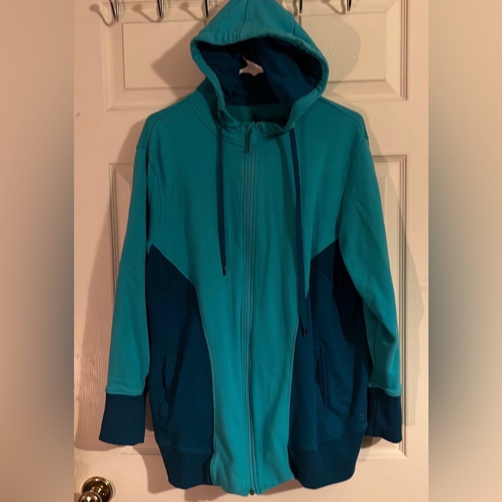 Full Beauty Sport hoodie, full zip, jacket size 18/20
Turquoise